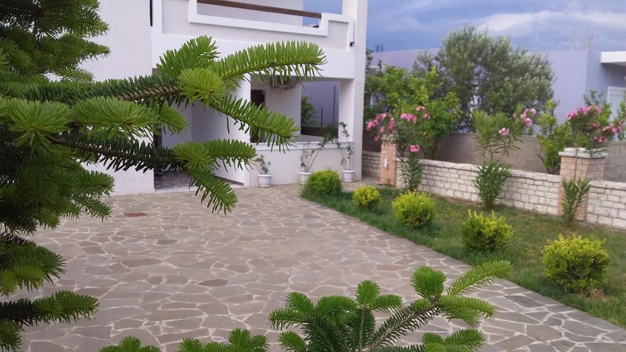 Mihal Suites Sarandë Exterior foto