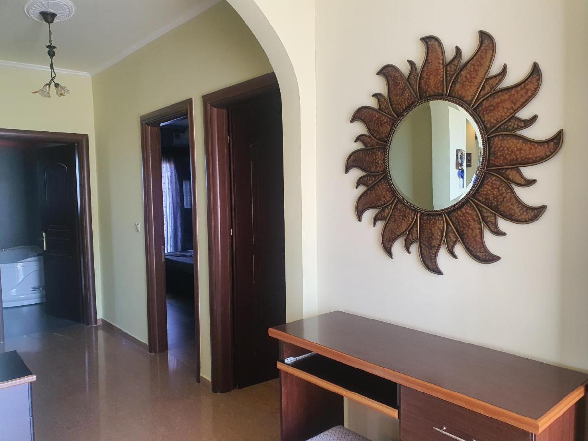 Mihal Suites Sarandë Exterior foto