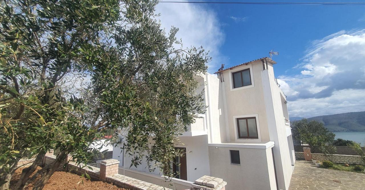 Mihal Suites Sarandë Exterior foto