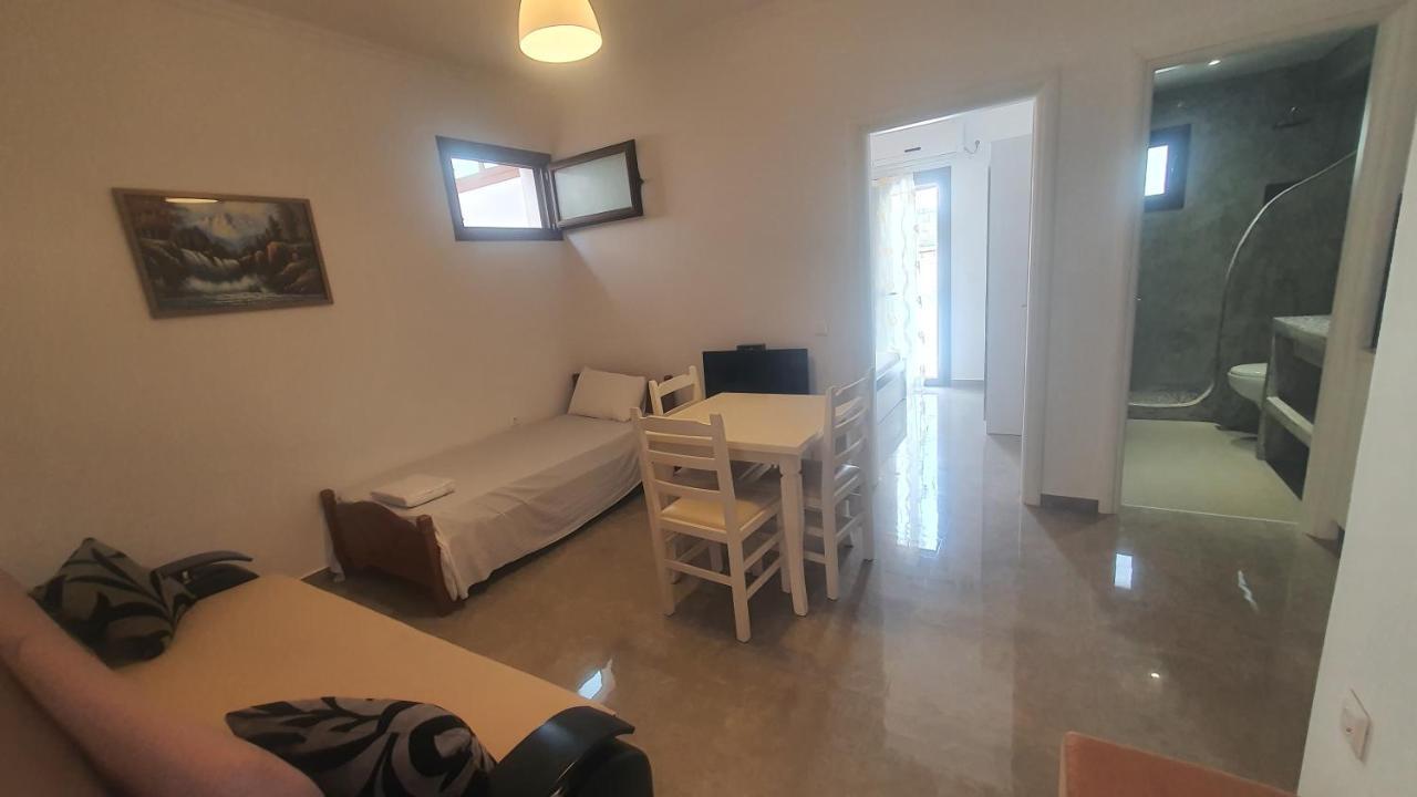 Mihal Suites Sarandë Exterior foto