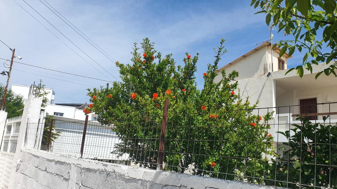 Mihal Suites Sarandë Exterior foto