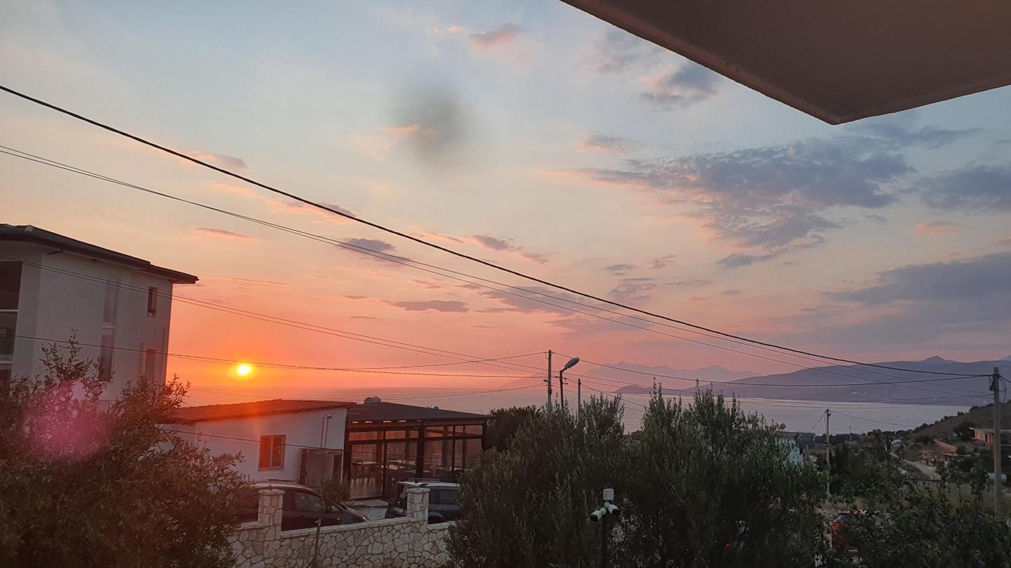 Mihal Suites Sarandë Exterior foto