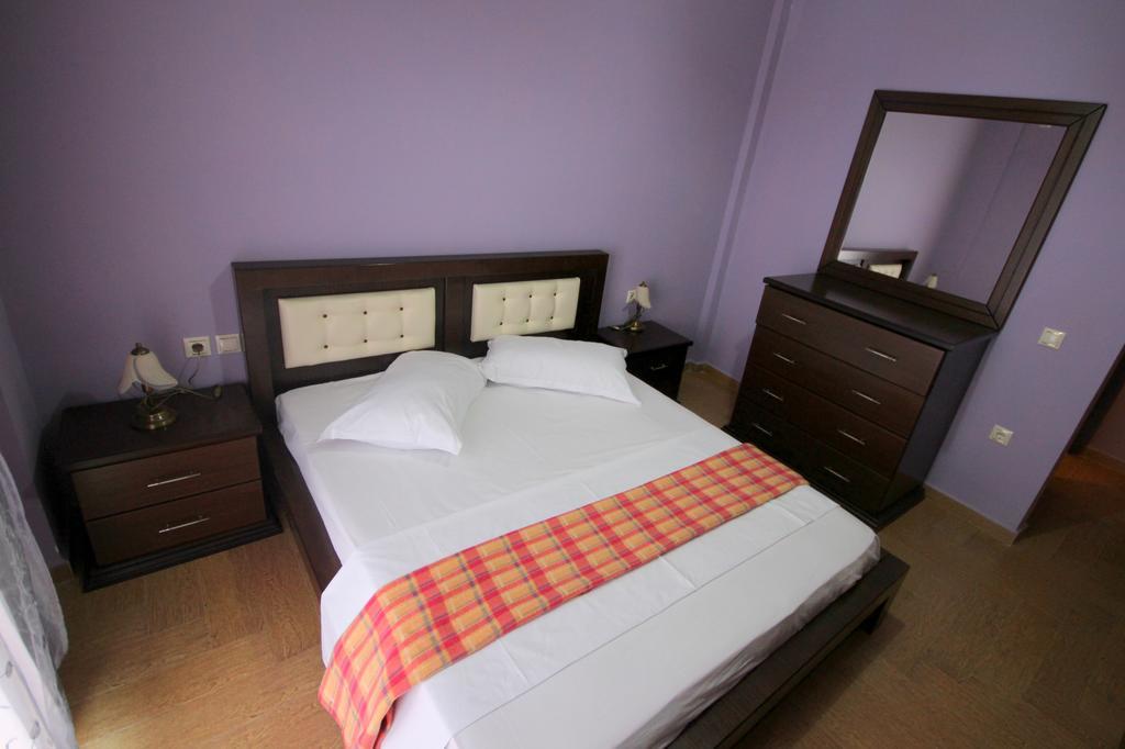 Mihal Suites Sarandë Exterior foto