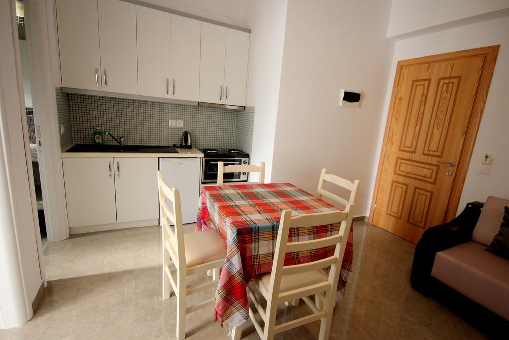 Mihal Suites Sarandë Exterior foto
